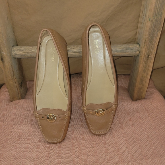 Michael Kors MK Tan Leather Slip On Loafers - Picture 3 of 6
